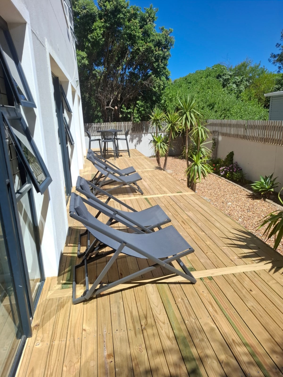 To Let 2 Bedroom Property for Rent in Clovelly Western Cape